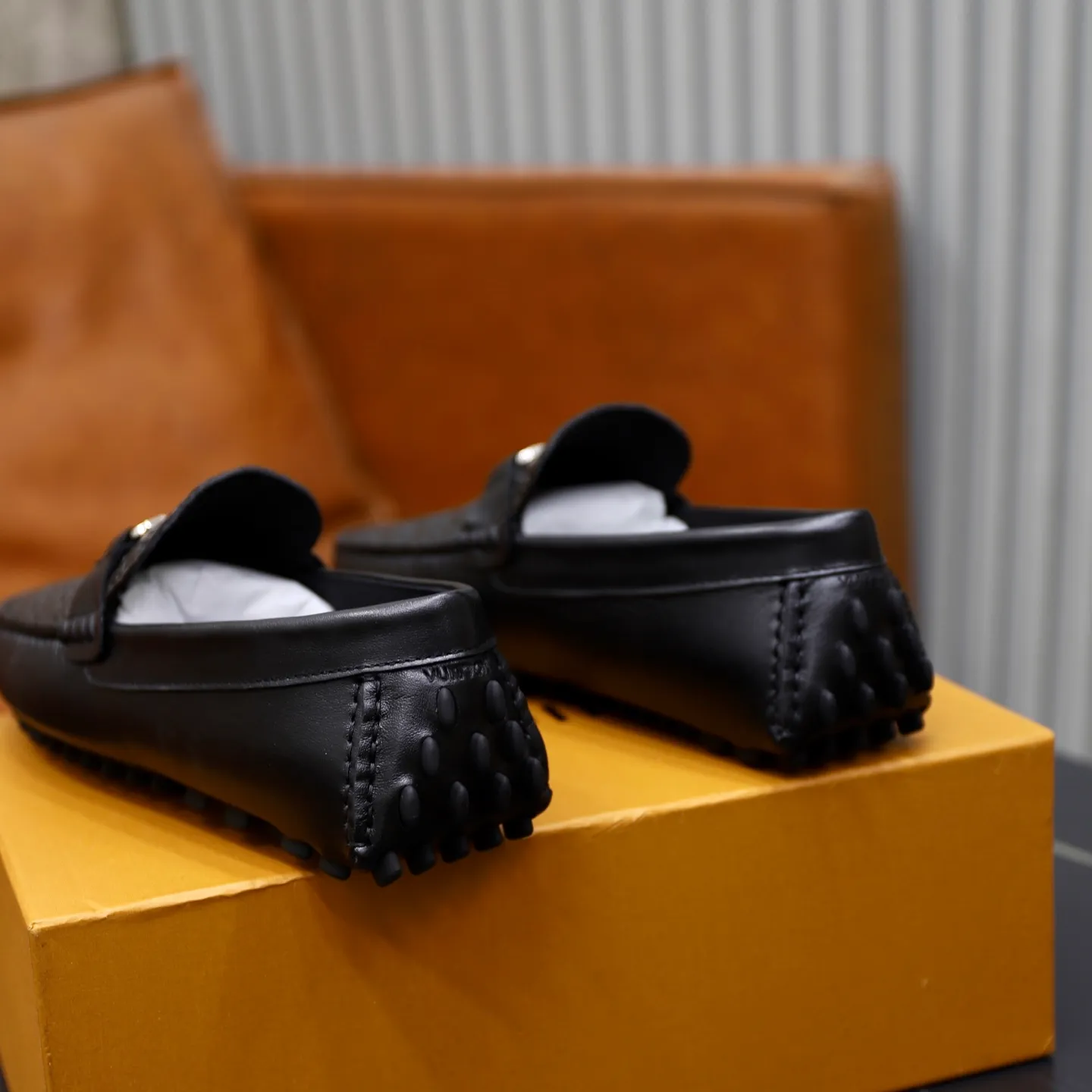 Ex-factory price: 480💰【LV】Louis Vuitton ⚠️High-end men’s driving and pedal series ⚠️38-44 (customized for 45) ⚠️All original cowhide leather! Thick and soft! Made entirely of calfskin lining! The latest non-slip beanie sole! Three-dimensional package technology! Fashionable and classic! Handicrafts! Original high quality! Feel free to compare!